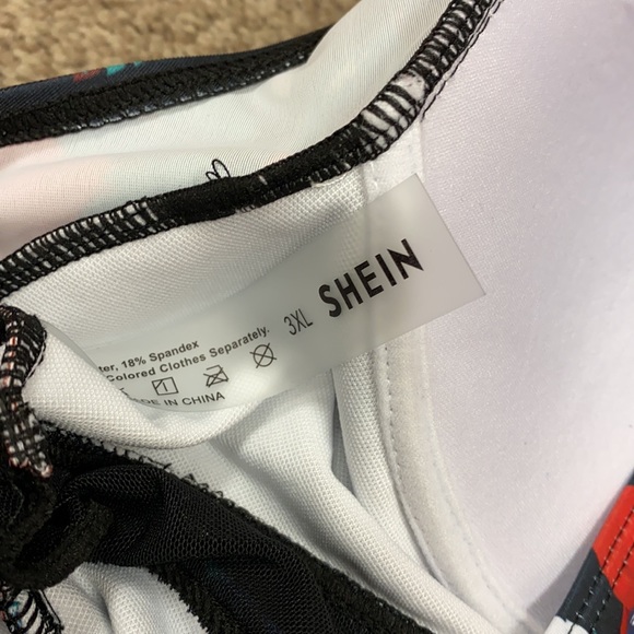 Shein one piece floral bathing suit - Picture 4 of 4